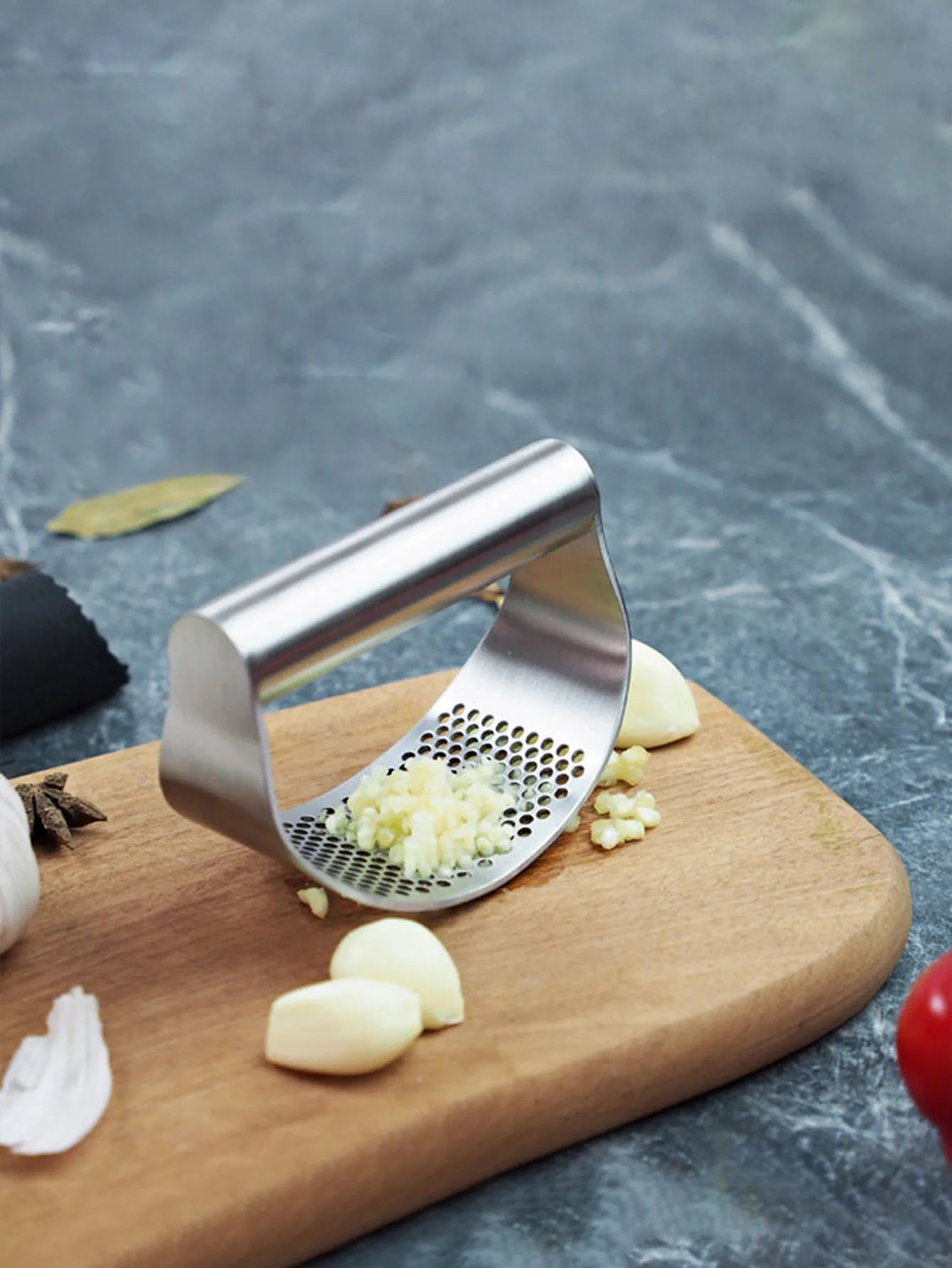 WORTHBUY Manual Stainless Steel Garlic Crusher